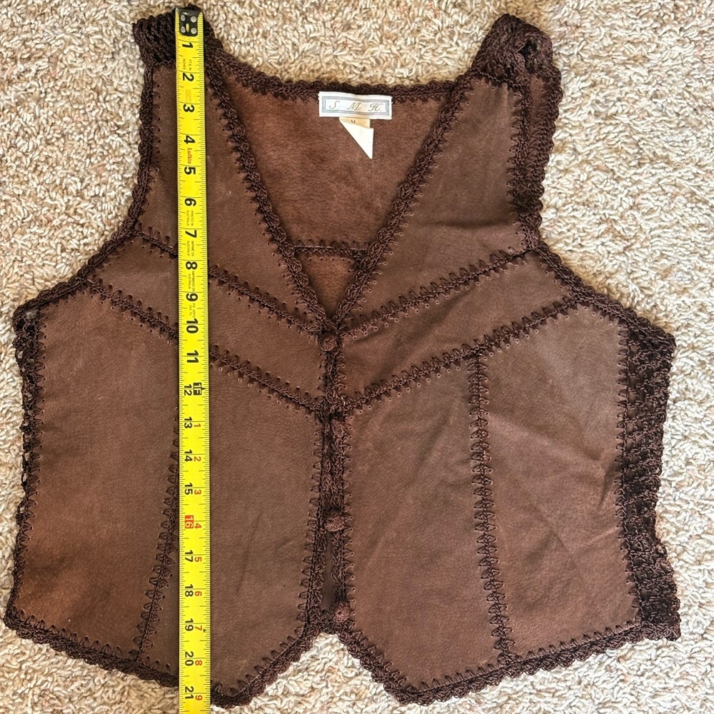 SMH Brown Leather Vest Crochet Vest Sz Medium Preowned - Picture 6 of 6